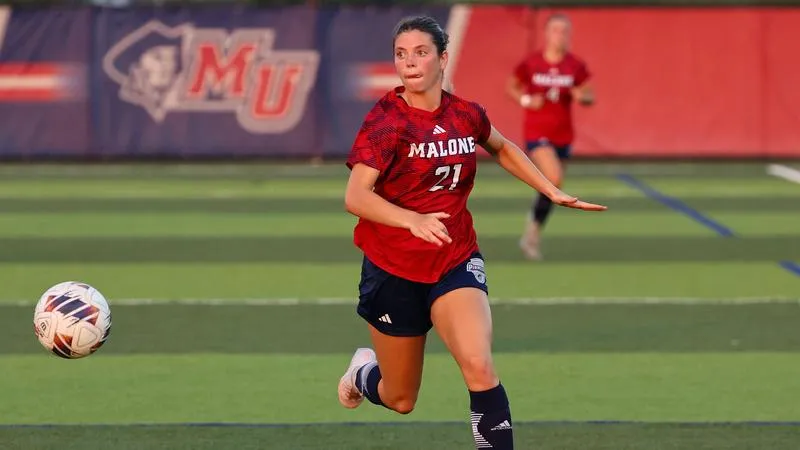 Goals From Knight and Schwartzengraber Lead Women's Soccer Over Lake Erie 2-1