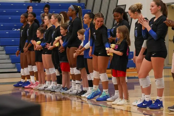 Arrows Drop Findlay Match in Three Sets