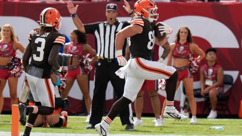 Deshaun Watson outplays Baker Mayfield, leading Browns to 23-19 win at Tampa Bay