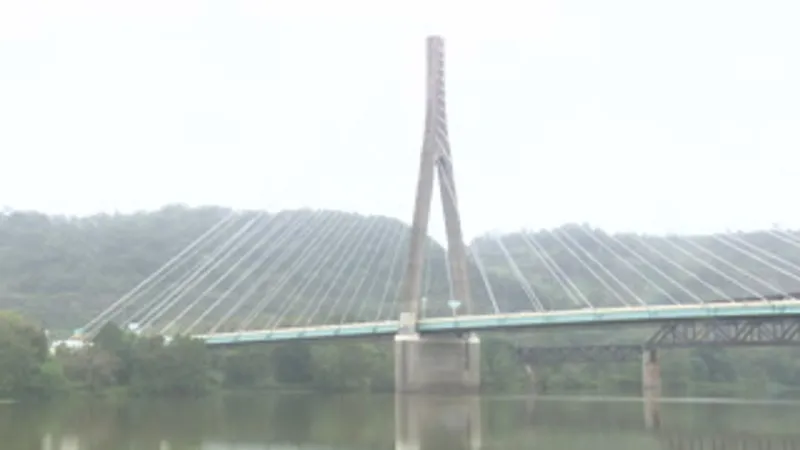 Planners study future Ohio River crossings as Veterans Memorial Bridge work continues