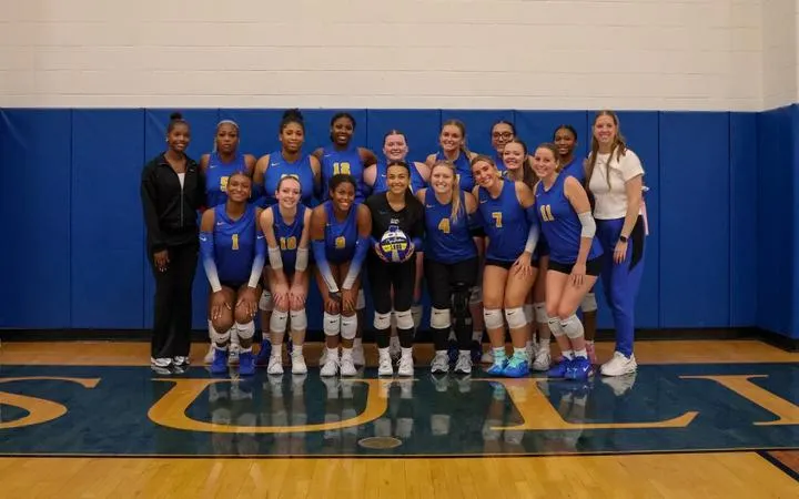 Arrows Battle Past Roberts Wesleyan in Five Sets