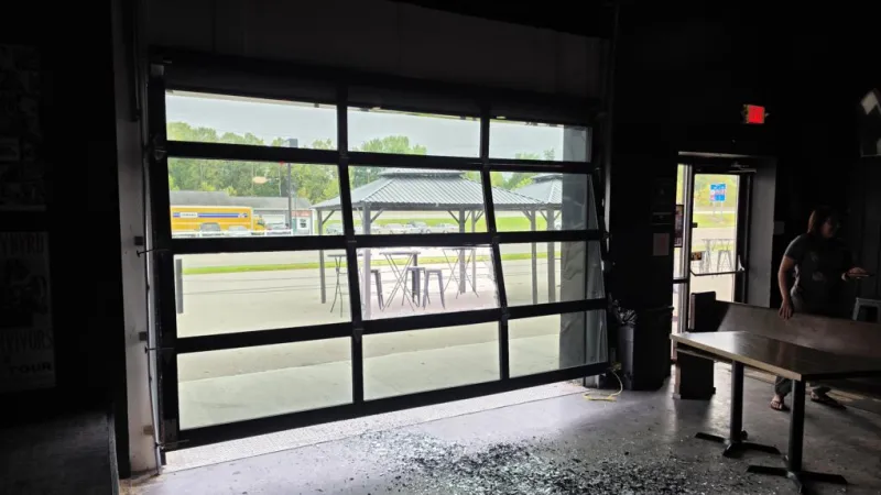 Local restaurant still open despite car crashing into it at 4 a.m., in search of missing phone
