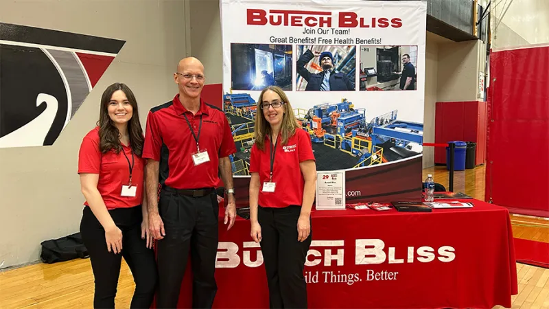 Companies Seek Employees, Interns at YSU STEM Expo