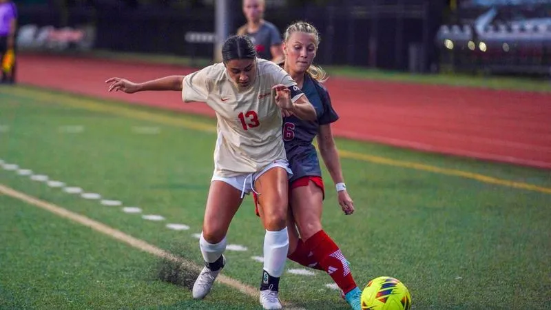 Kenyon slips past women's soccer