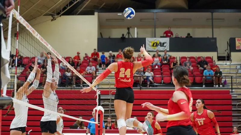 No. 20 volleyball falls to No. 21 Dubuque, defeats Transy