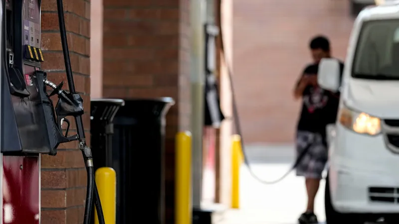 Columbus gas prices drop 23.4 cents in a week, averaging $4.29 a gallon Monday
