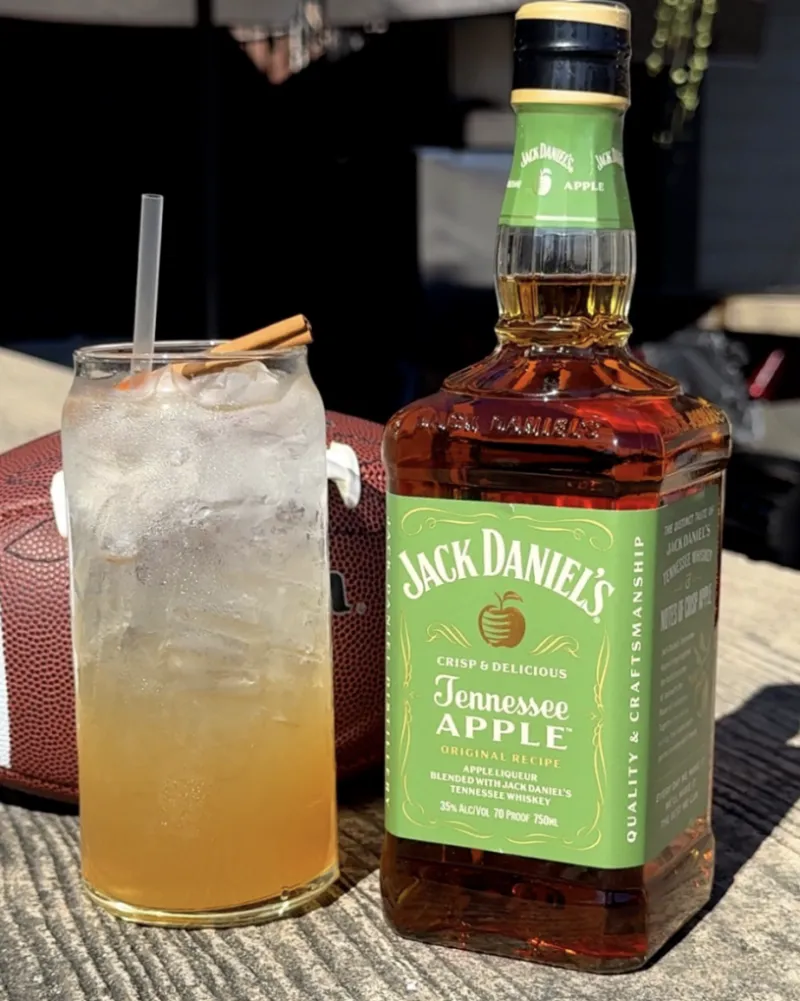 Ring in the fall season with this refreshing apple cocktail