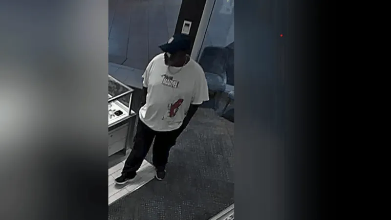 CPD looking for suspect accused of $34K retail theft in Polaris