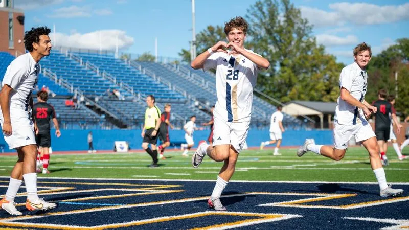 Men's Soccer Storms Past Wittenberg to Kickoff Conference Play