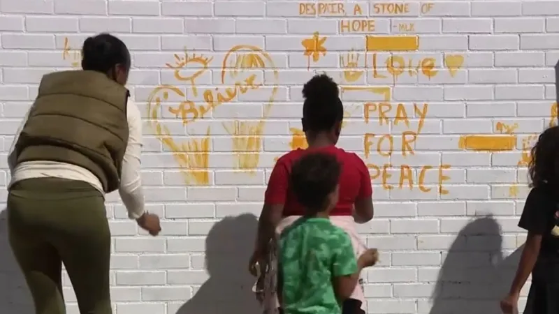 Artist Kyle Holbrook teams with MLK Association for community mural project