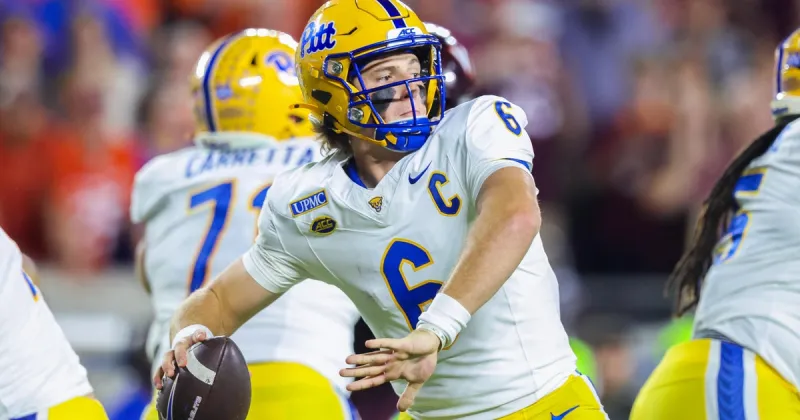 Pitt's Mason Heintschel suffers torn ACL in win over Virginia Tech, reports say