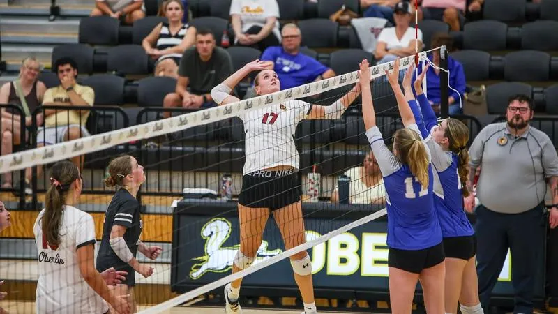 Volleyball Faces Kent State-Tuscarawas