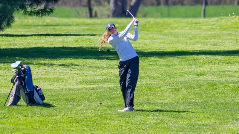 Women's Golf third at Grove City Fall Invitational