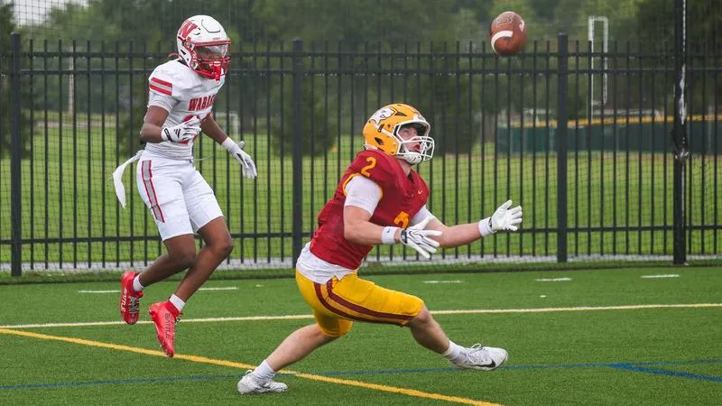 Vliet, Racz Find Endzone Against Wabash (RV)