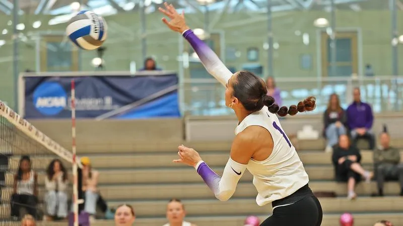 Volleyball: Unforced errors knock Owls out of sync