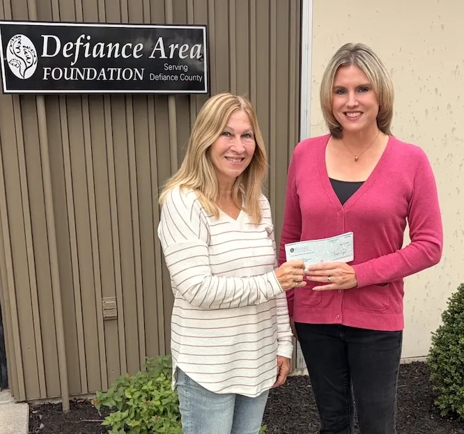 Defiance Moose Lodge Donates $1,000 to Ravens Care
