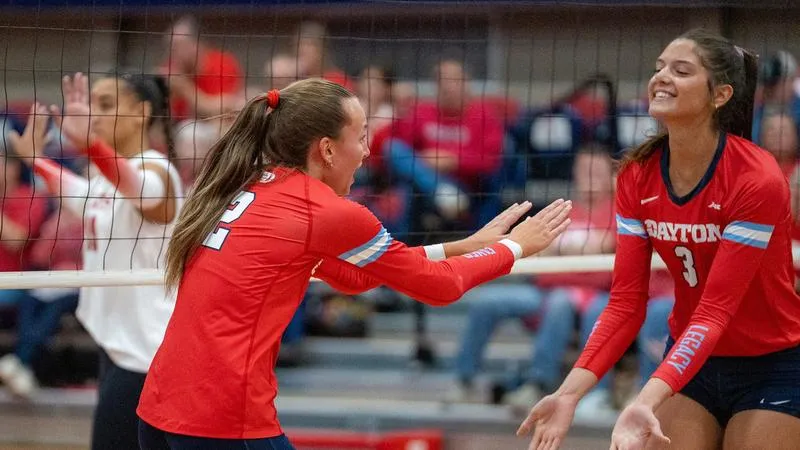 Volleyball Dominates Friday Night Match With Saint Louis