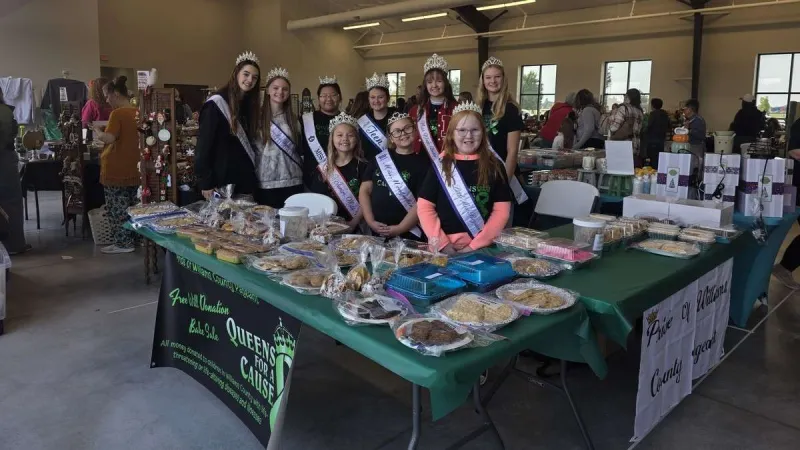 Hometown Holiday Market Brings Festive Shopping To Edgerton