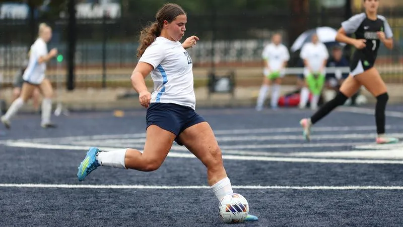 Carr's second-half strike lifts Women's Soccer past Wilmington 1-0