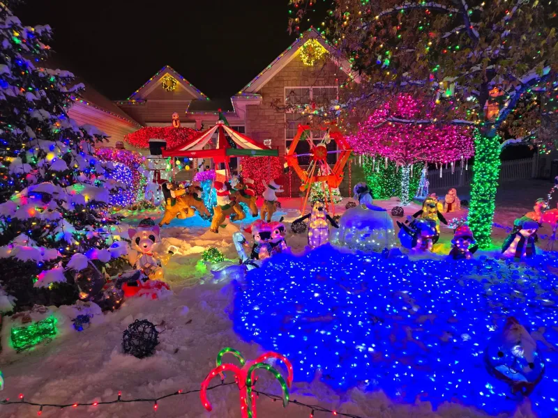 Local holiday light enthusiasts offer practical tips for dazzling displays