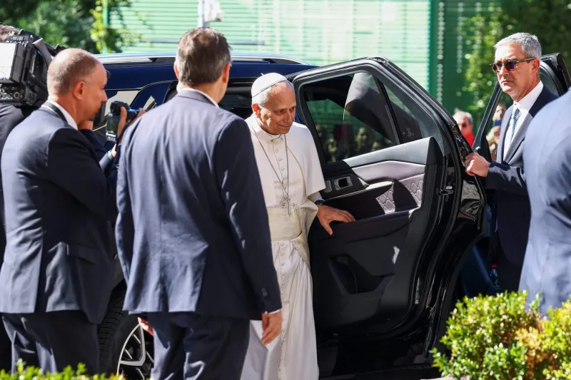 Pope Leo XIV admitted to hospital for afternoon lung surgery