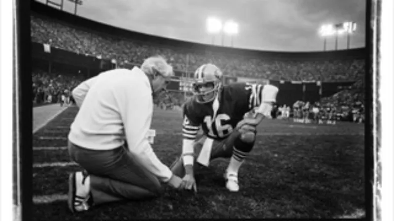 Butler to Exhibit Six Decades of NFL Photography