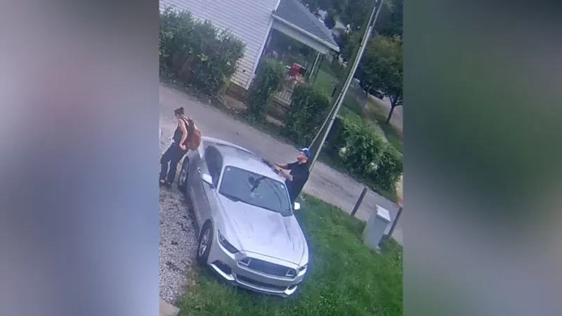 Columbus police search for two suspects in alleged west side kidnapping, robbery