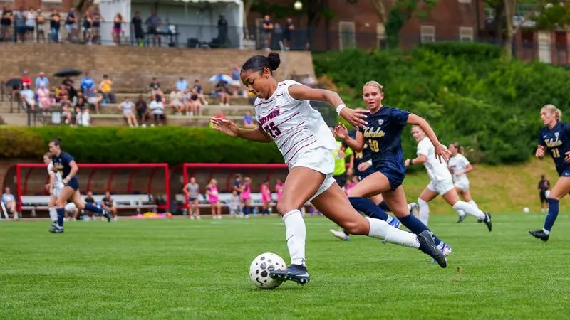 Hau-Golden's 89th Minute Strike Lifts #UDWSOC Over Davidson, 1-0