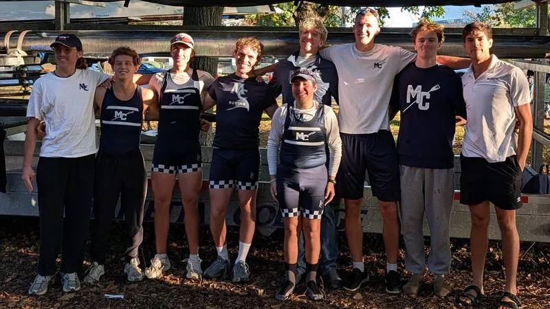 Men's Rowing varsity 8+ places ninth at Head of the Charles