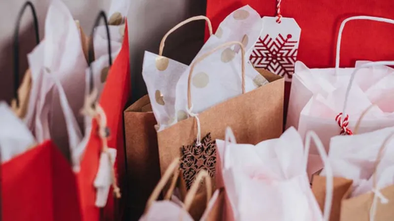 Deloitte Survey: Holiday Spending Expected to Rise 4%