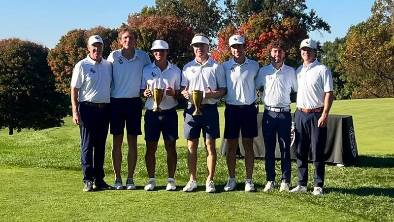 Men's Golf Wins Jeff Roope Invitational to Wrap Up the Fall