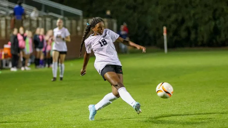 Battling Bishops Defeat Oberlin 4-1 for Second Straight Victory