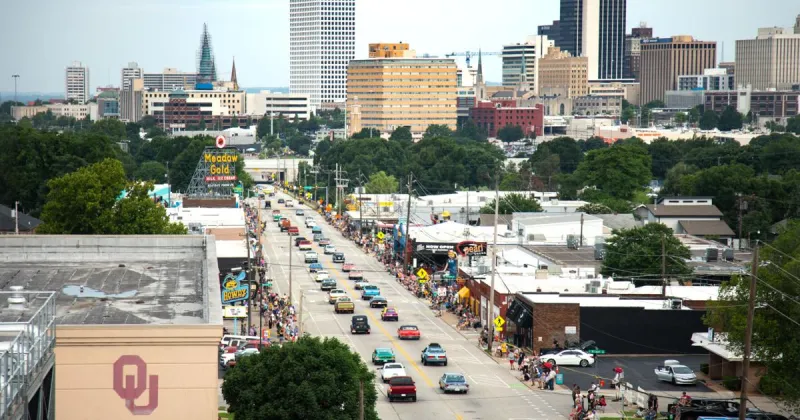 Tulsa's Route 66 Capital Cruise sets world record for largest classic car parade
