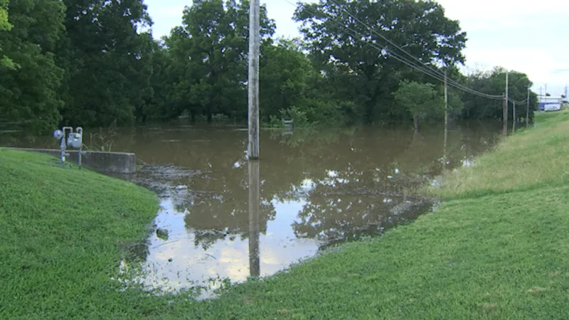 Weekend flooding leaves roads underwater in Sand Springs, Sapulpa; Stitt declares emergenc