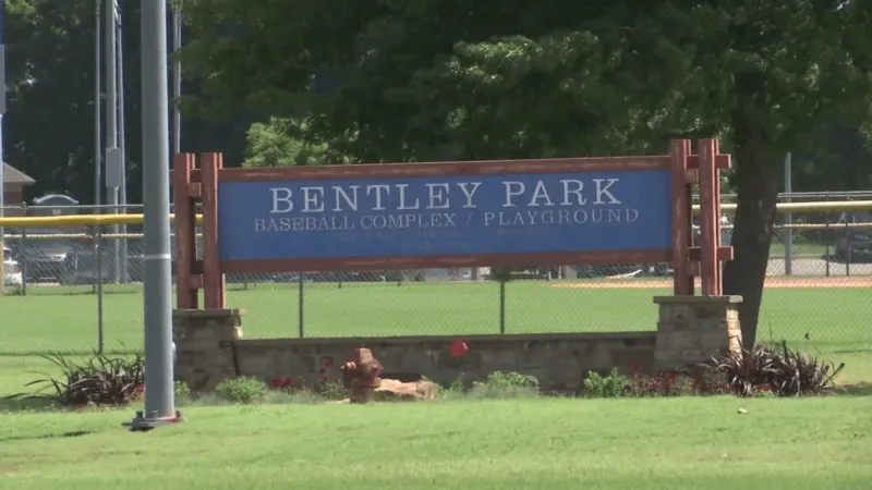 Bixby parents call out city over year-long delay on ballpark safety features