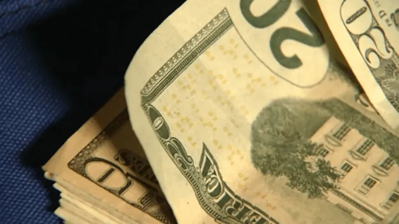 Oklahoma Voters Reject State Question 832, Keeping Minimum Wage at $7.25 an Hour