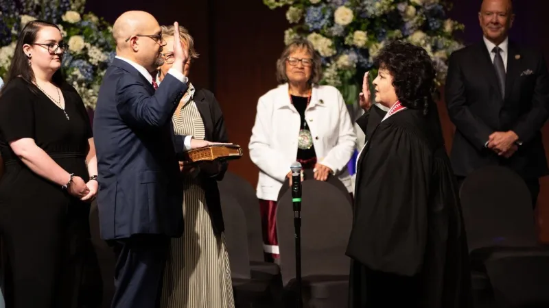 Chris Anoatubby sworn in as Chickasaw Nation governor after Bill Anoatubby retires