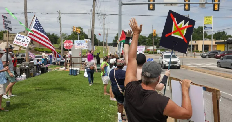 ON THIS DAY | 07.04.25 | 'No Kings' demonstrators return to 41st and Yale