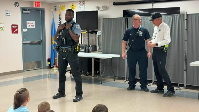 Coweta Public Library hosts summer reading event with local first responders