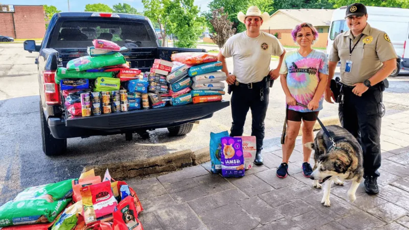 Wagoner County Sheriff's Office donates pet food to Oklahoma Animal Alliance