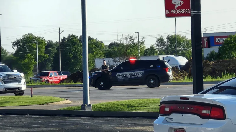 Authorities respond to multi-vehicle crash at Highways 69 and 51 in Wagoner
