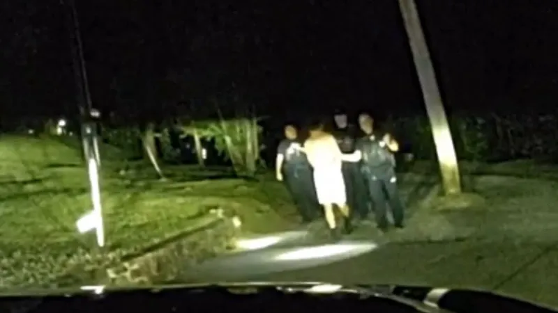 Police: Oklahoma father turns teen over after Tulsa high-speed chase