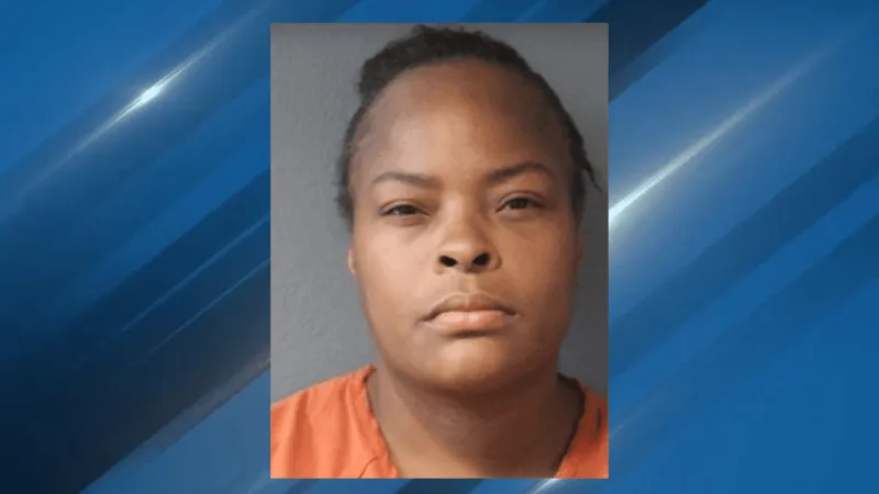 Woman arrested after alleged knife threat to Motel 6 staff, booked on deadly weapon charge