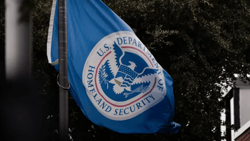 Oklahoma man sentenced to 21 months in prison for threatening to gun down ICE agents