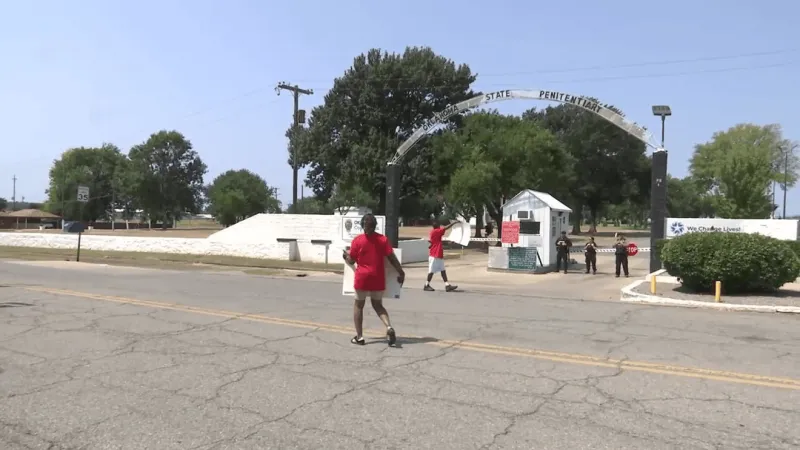 Families protest at Oklahoma State Penitentiary, demand answers over treatment of inmates