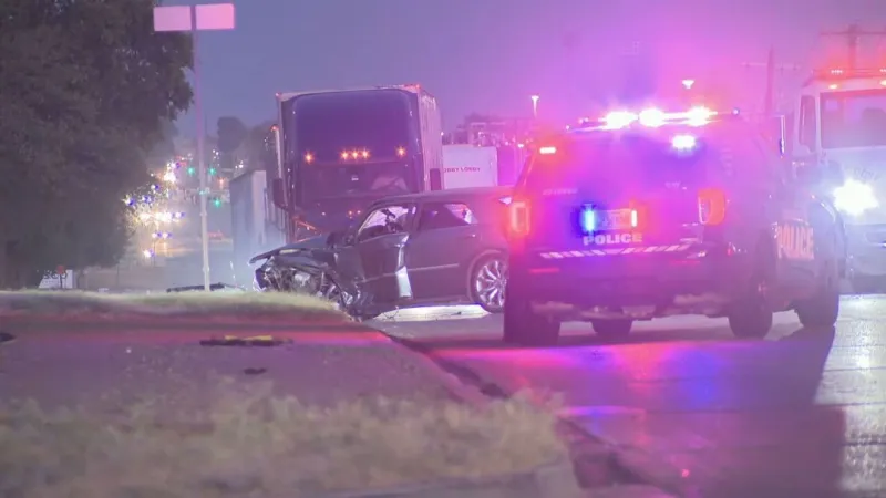Two injured in southwest Oklahoma City crash