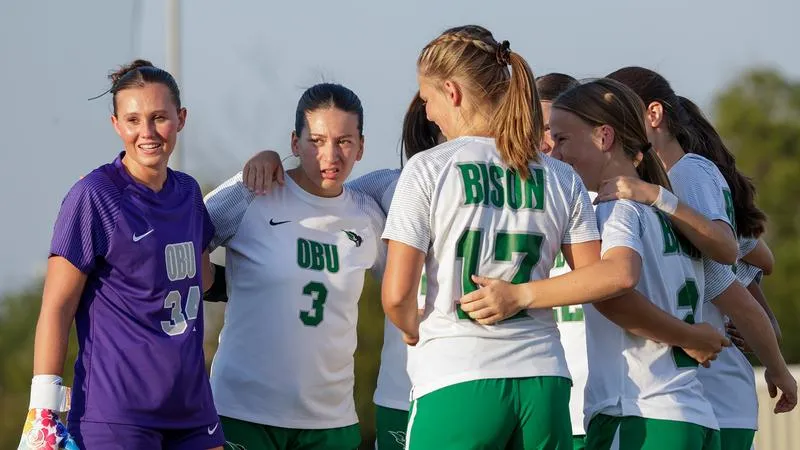 Bison Set to Host Comets, Bronchos