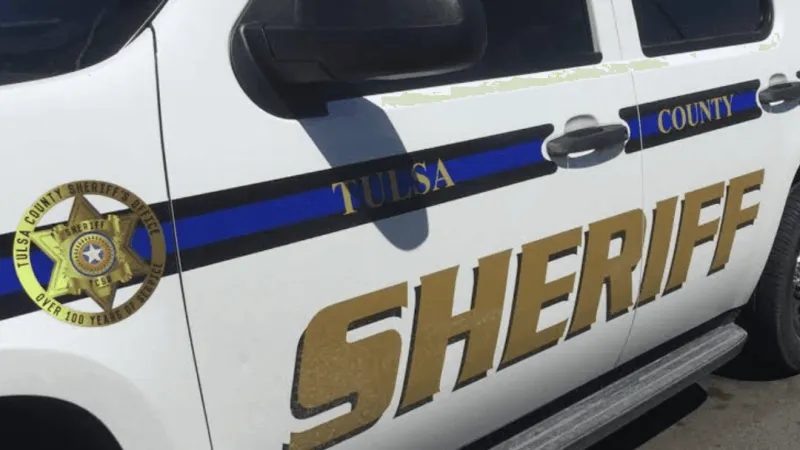 2 arrested, accused of assaulting man who tried to help them on side of north Tulsa road