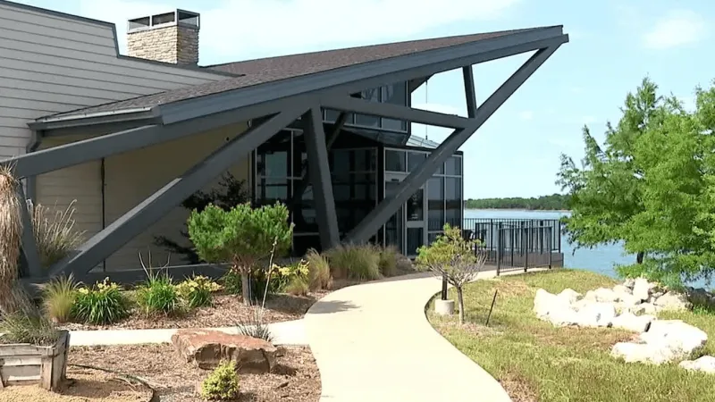 Judge finds fraud in Lookout Kitchen deal, orders Ferrari, Bentley turned over to investor