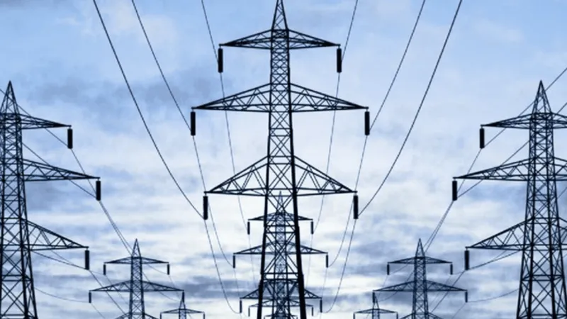 Community members hold meeting to learn about 100-mile transmission line
